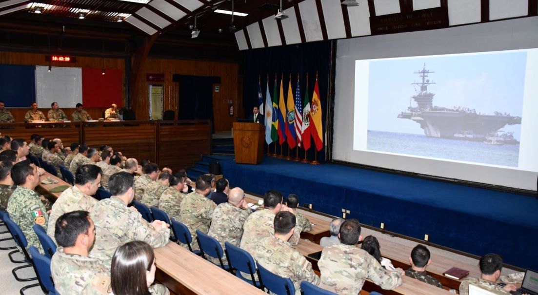Academia de Guerra inició ciclo de charlas para sus alumnos