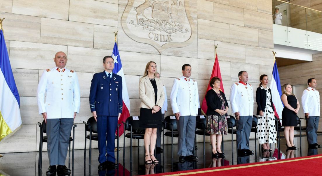 Entrega de Bastón de Mando e imposición de la Condecoración “Gran Cruz de la Victoria” al General de División Pedro Varela