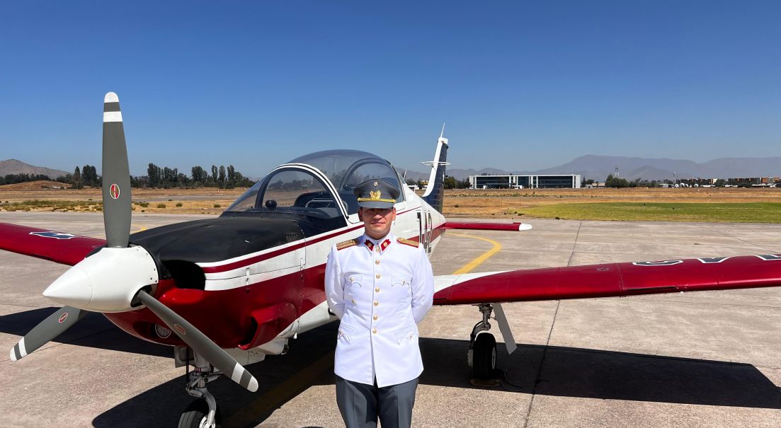 Alférez del Ejército se gradúa como piloto militar en la Escuela de Aviación de la FACh