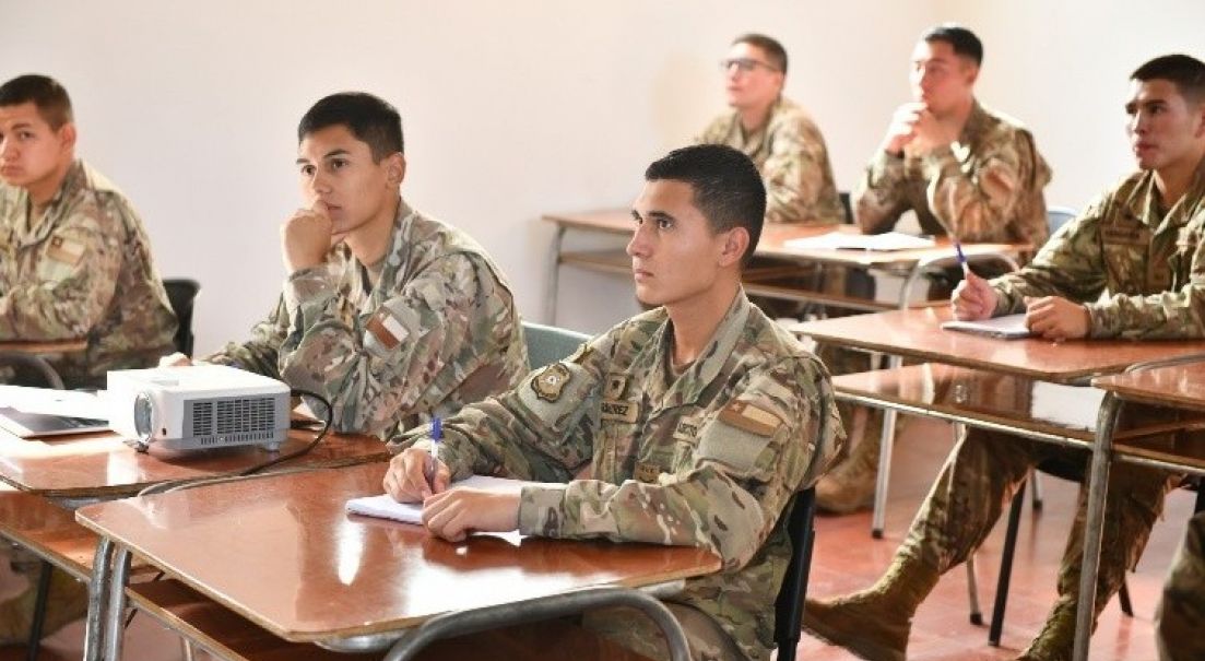 De vuelta a las aulas gracias al Servicio Militar Obligatorio