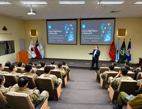 Academia Politécnica Militar realiza charla sobre el uso militar de la Inteligencia Artificial y la Guerra Algorítmica