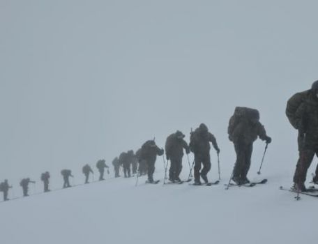 Curso de Montaña 2026 avanza en su fase invernal en el volcán Llaima