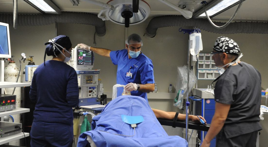 Más que una profesión: médicos inician una carrera militar al servicio de Chile