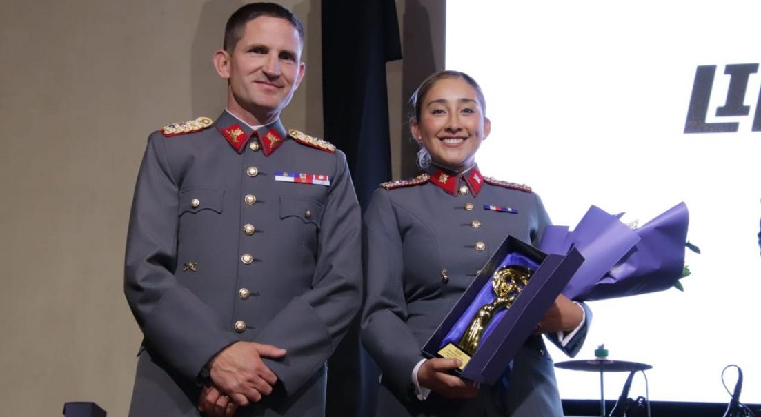 Distinción reconoce a Capitán del Ejército por su trabajo en Victoria