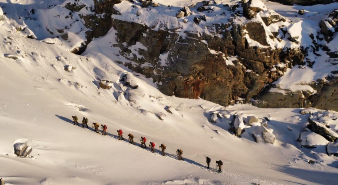 Instrucción conjunta en montaña en la Cordillera de Darwin