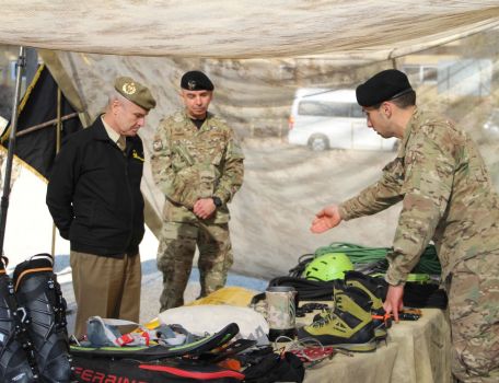 Jefe del Mando de Apoyo Logístico del Ejército de Tierra de España visita al Comando de Apoyo a la Fuerza