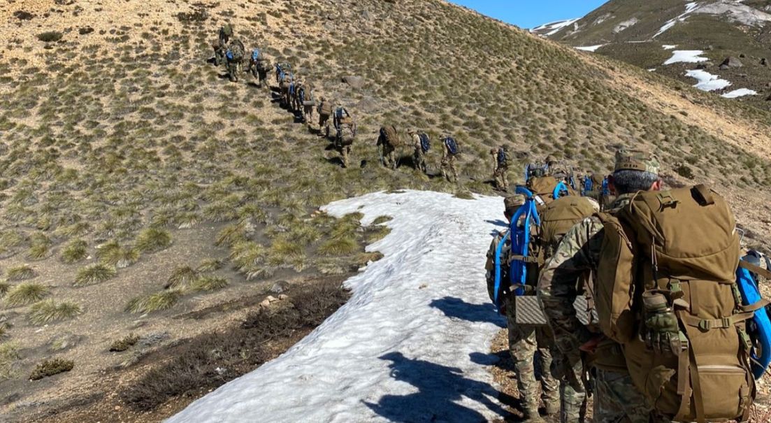 Integrantes de la II División Motorizada son capacitados en vida y desplazamiento en montaña en periodo estival