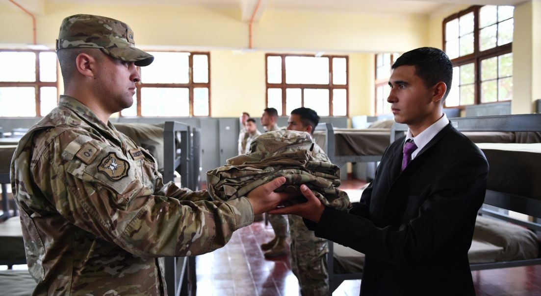 Ejército de Chile lanza nuevo modelo del Servicio Militar Obligatorio para potenciar el futuro de los jóvenes conscriptos.