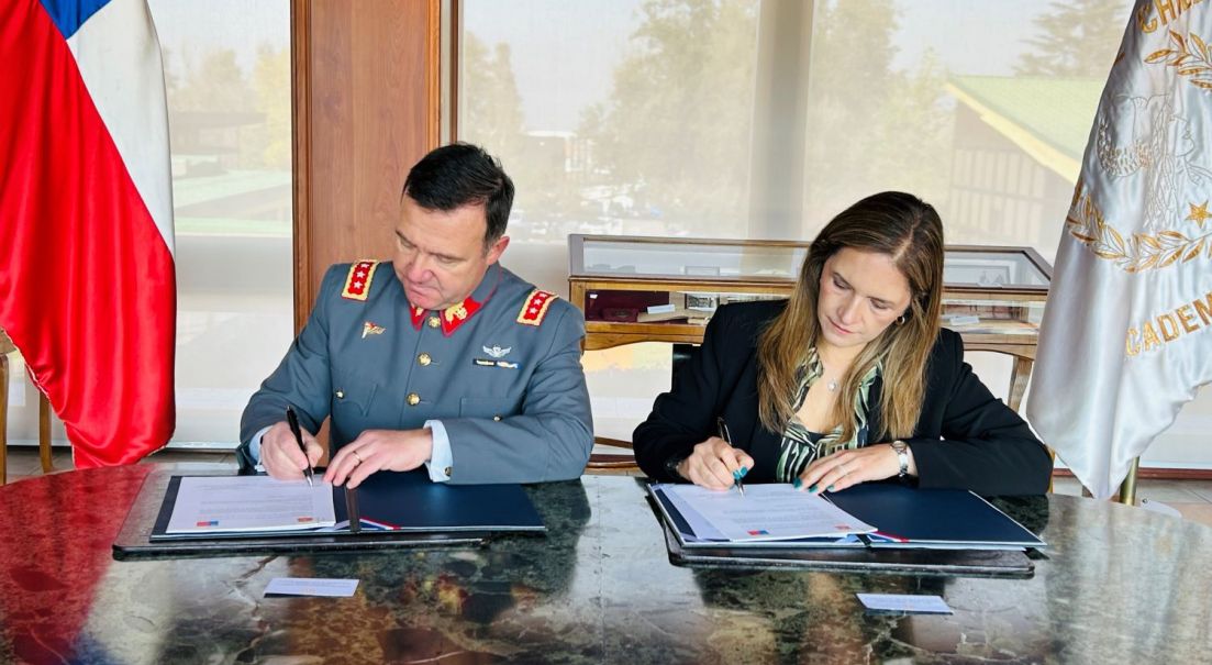 Ejército y SENAPRED firman convenio de colaboración académica