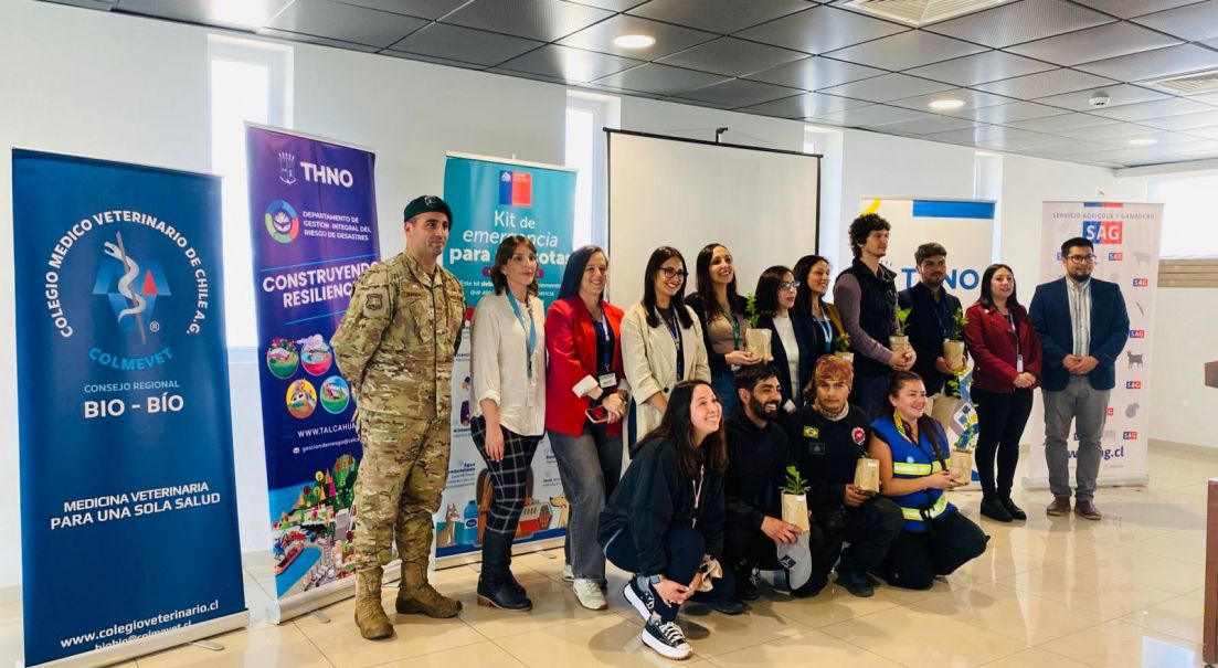 Ejército participa en seminario sobre manejo y protección de animales en emergencias