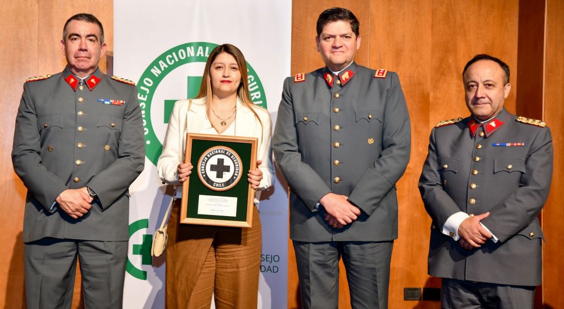 Ejército es reconocido como la mejor institución en el área de prevención de riesgo