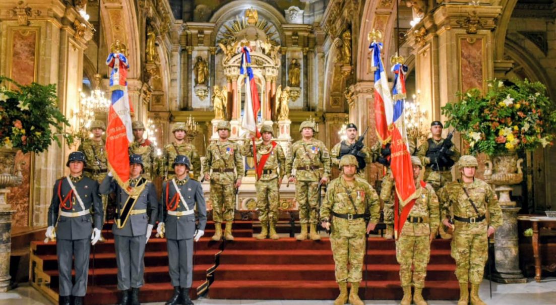Ejército de Chile rinde homenaje a los 77 Chacabucanos en la Catedral de Santiago