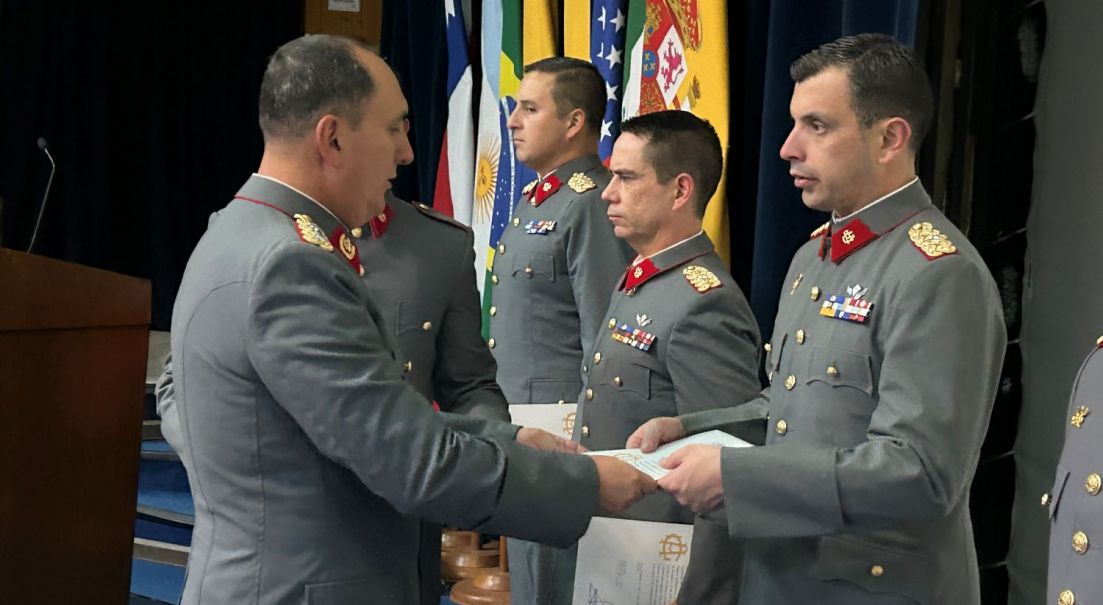 Academia de Guerra finaliza diplomado “Tendencias del Campo de Batalla Futuro”